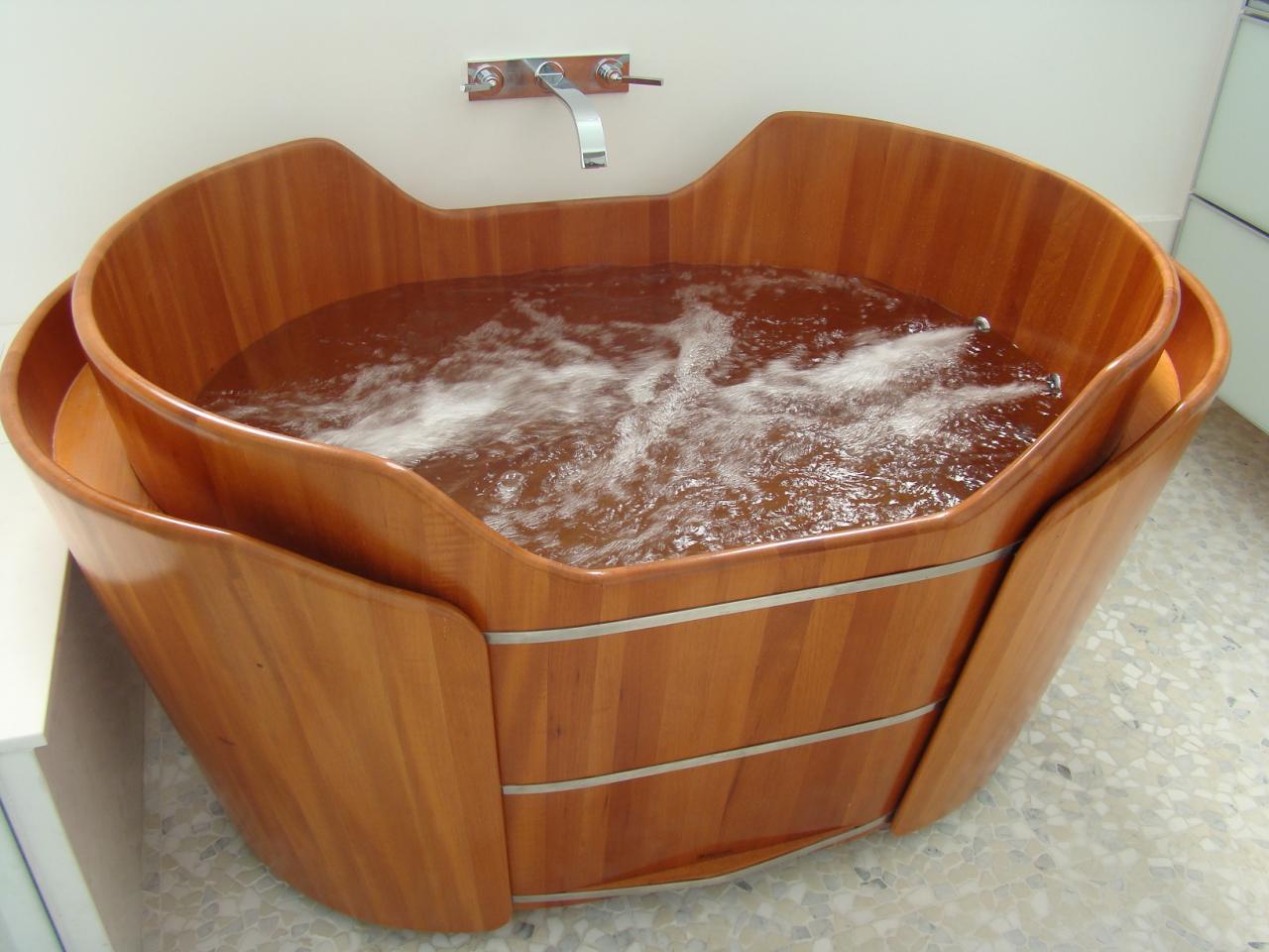 Công dụng bồn tắm gỗ sục khí massage cao cấp