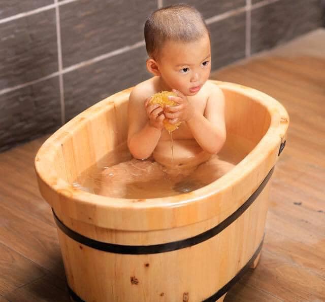 Bồn tắm gỗ trẻ em dành cho hộ gia đình giá xưởng | Thùng Gỗ Vip Chí Mạnh