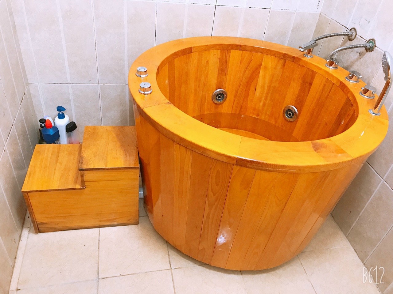 Bán bồn tắm gỗ tròn sục khí massage cao cấp | Trống Chí Mạnh