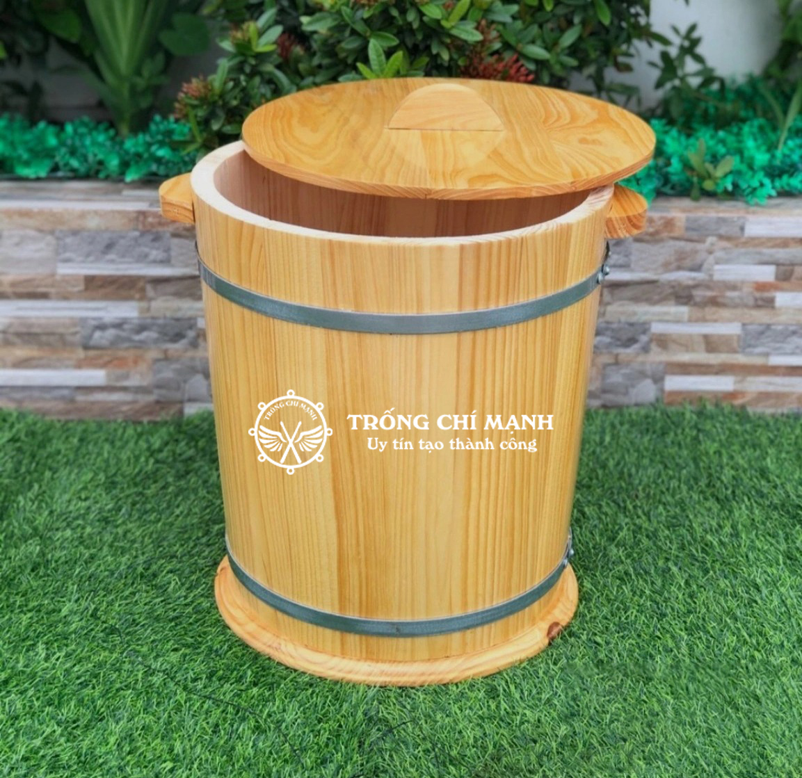 Đặt mua online thùng gỗ đựng gạo 50kg giá rẻ tại Trống Cổ Truyền Chí Mạnh
