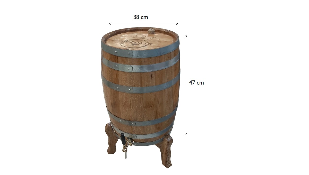 Thùng gỗ sồi ngâm rượu 50L dáng đứng tại cơ sở sản xuất Chí Mạnh