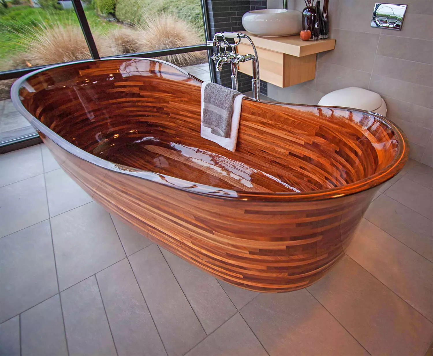 Chất liệu làm bồn tắm gỗ được ưa chuộng nhất hiện nay