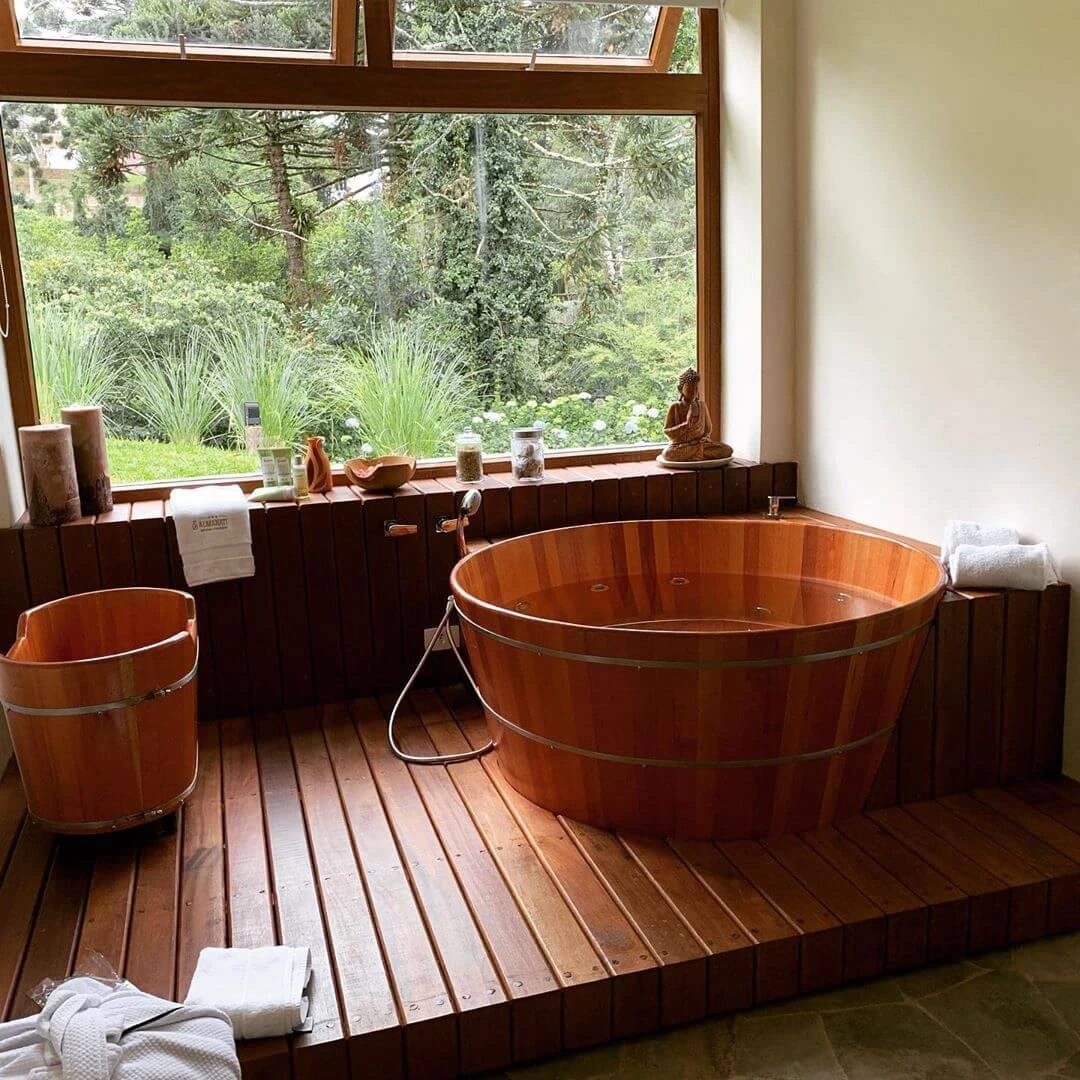 Giới thiệu tổng quan về bồn tắm gỗ khách sạn