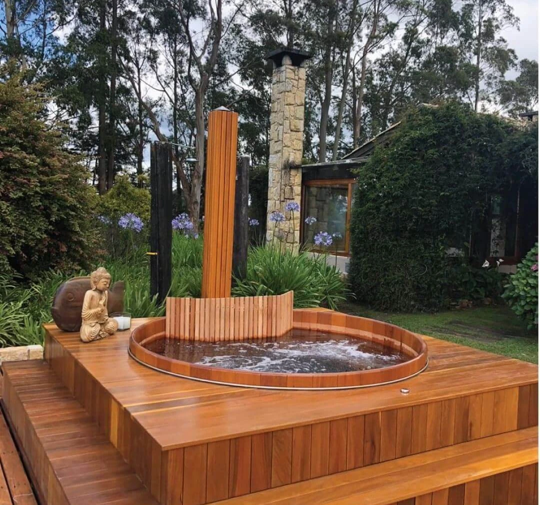 Bồn tắm gỗ sục khí được ưa chuộng tại resort